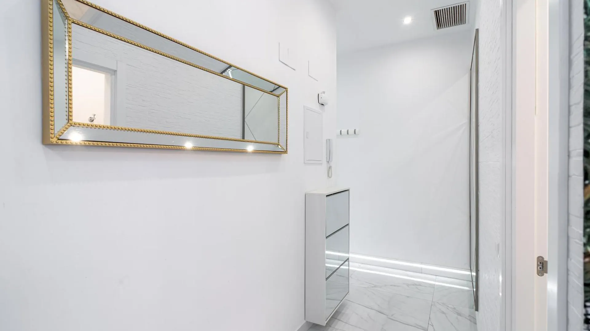 Blue Horizon Luxury Apartment 内尔哈